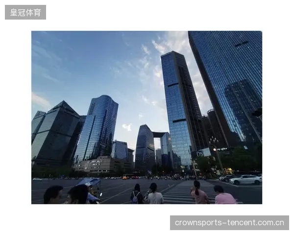 成都蓉城外线节奏越打越快：一座城市的速度与热情